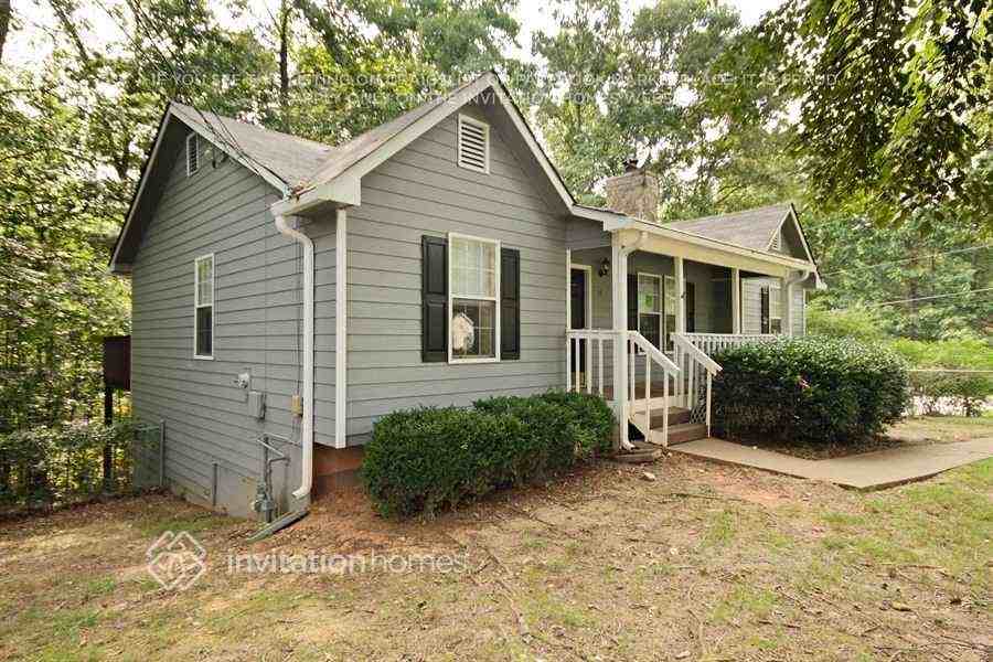 15 Tracey Ln - Photo 2 of 11