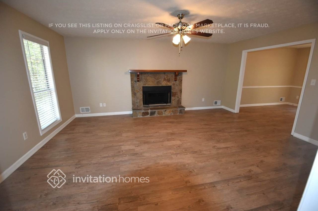 4475 Susans Way - Photo 2 of 11