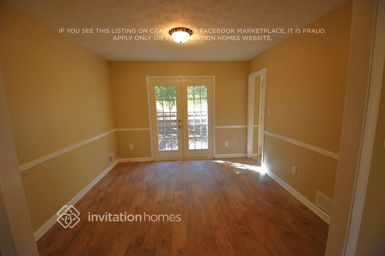 4475 Susans Way - Photo 5 of 11