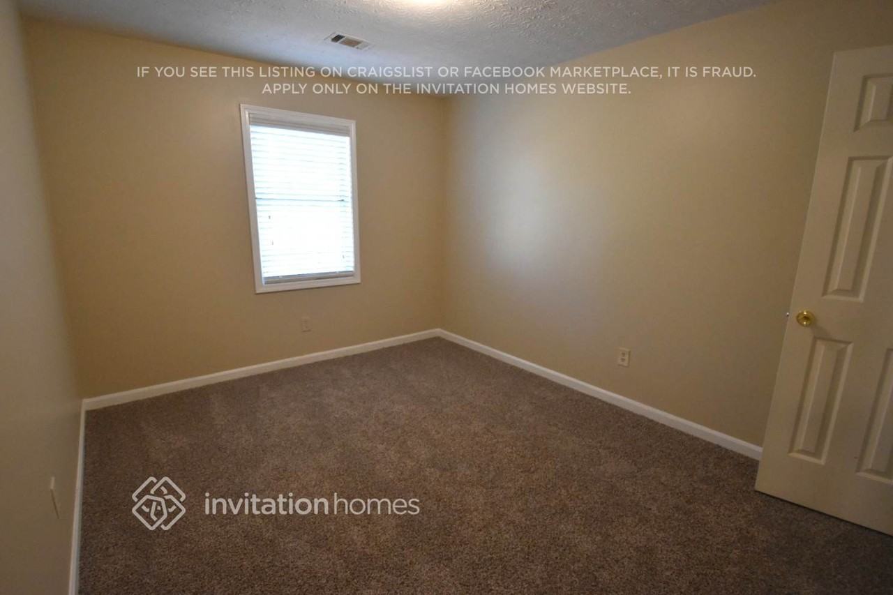 4475 Susans Way - Photo 6 of 11