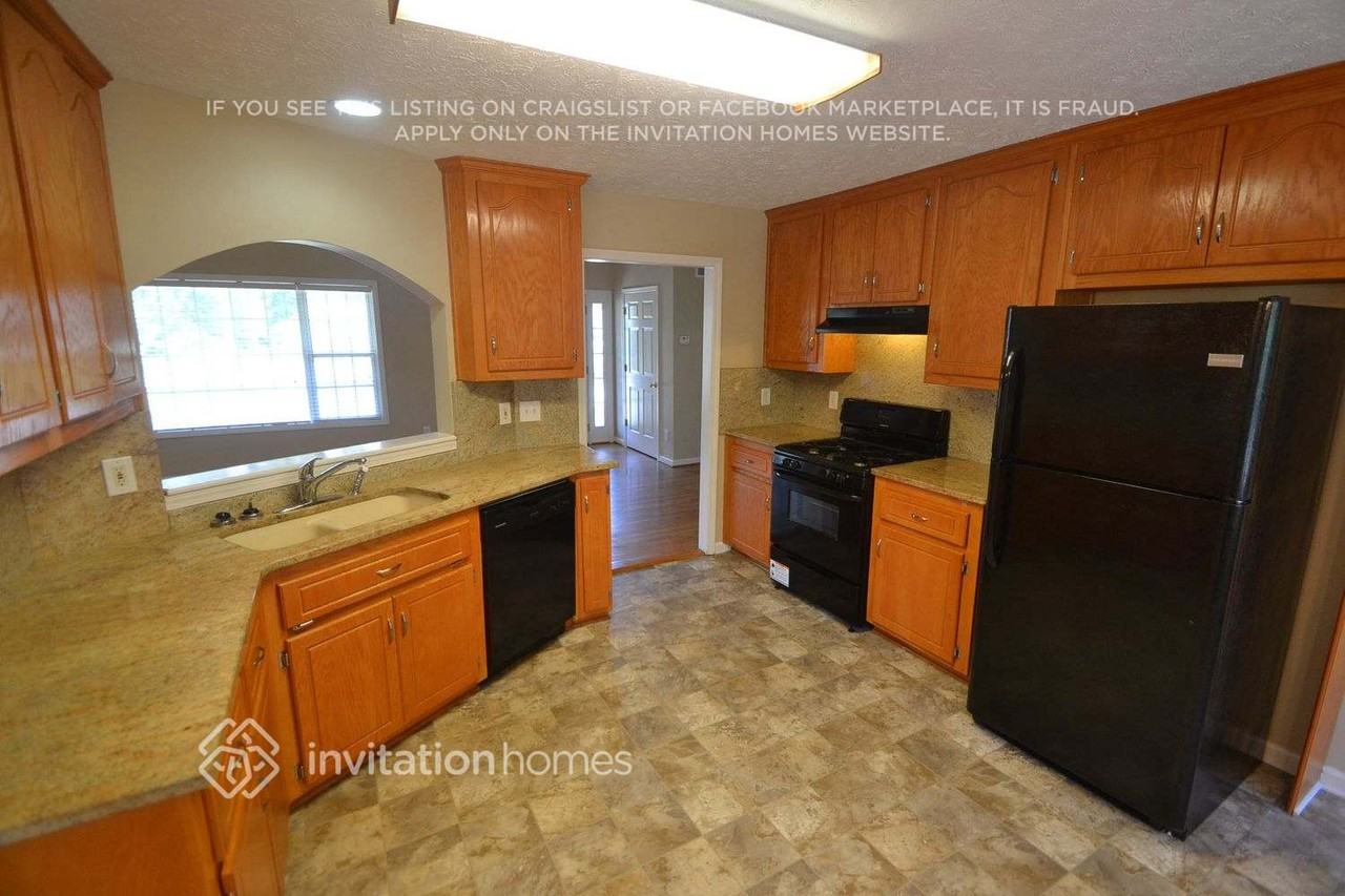 15 Waters Edge Dr Se - Photo 3 of 13