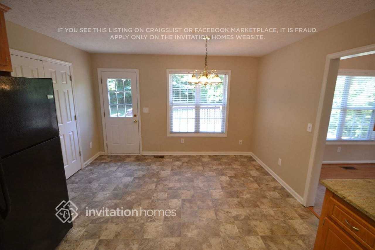 15 Waters Edge Dr Se - Photo 4 of 13