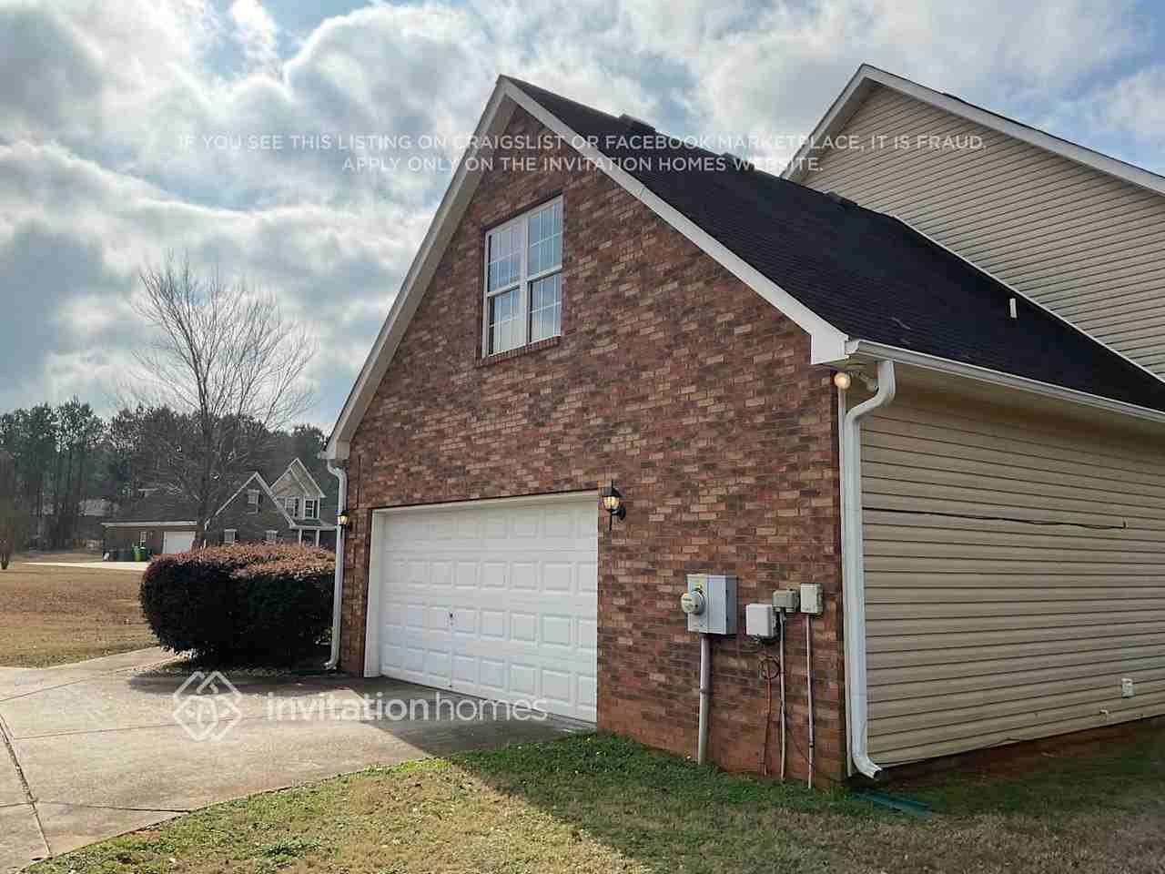 225 Hedgewood Dr - Photo 2 of 15