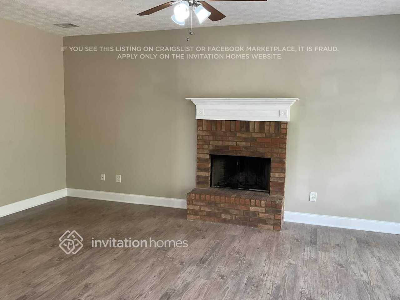 225 Hedgewood Dr - Photo 3 of 15