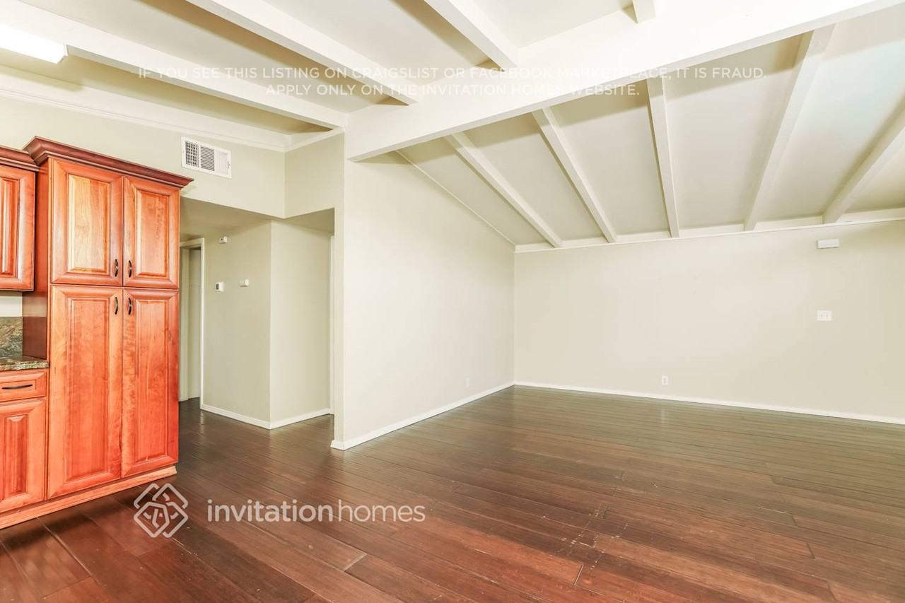 1467 Michigan St - Photo 7 of 17