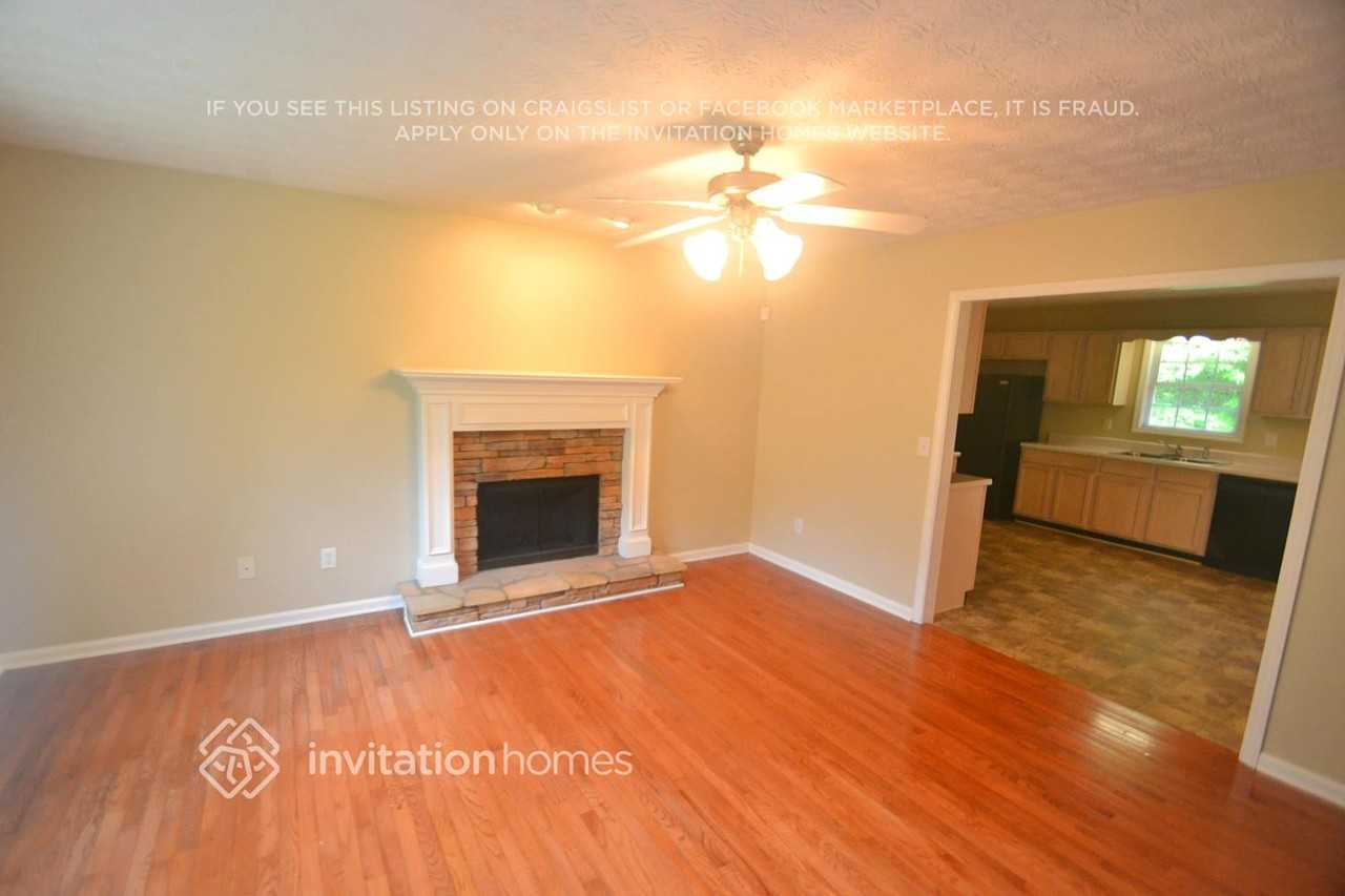 407 Delane Dr - Photo 2 of 13