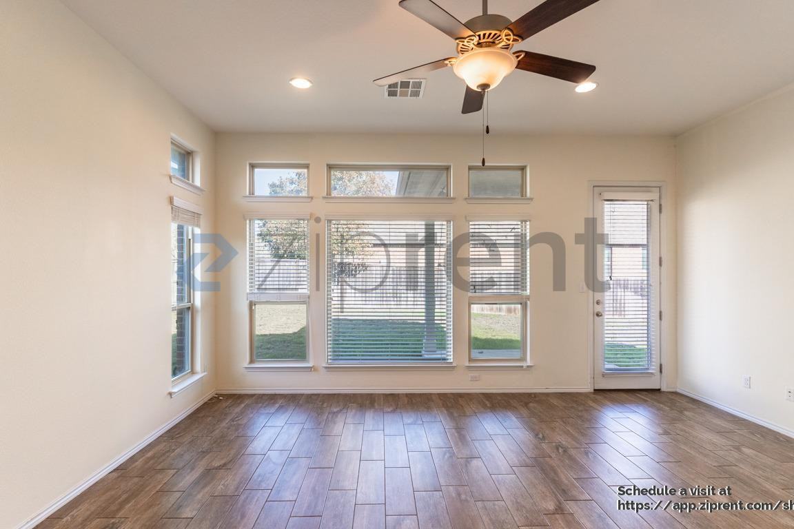 101 Arctic Cir - Photo 5 of 24