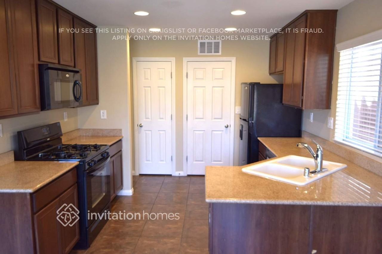 7962 Valladolid Ave - Photo 2 of 15