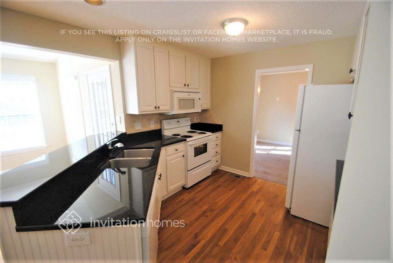 4000 Bent Willow Ln - Photo 3 of 9