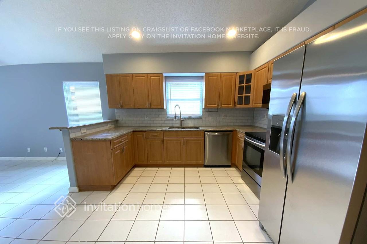 7567 Stirling Bridge Blvd N - Photo 5 of 21