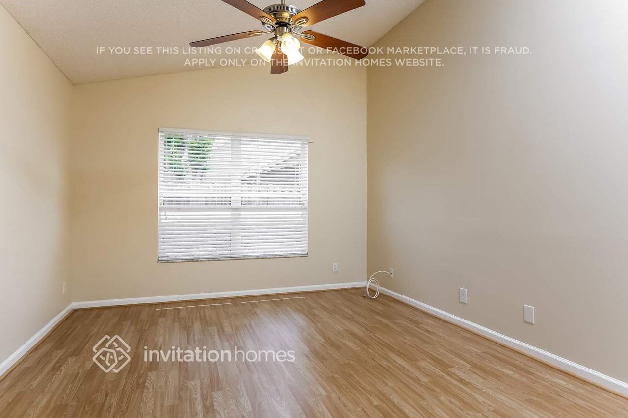 7567 Stirling Bridge Blvd N - Photo 7 of 21