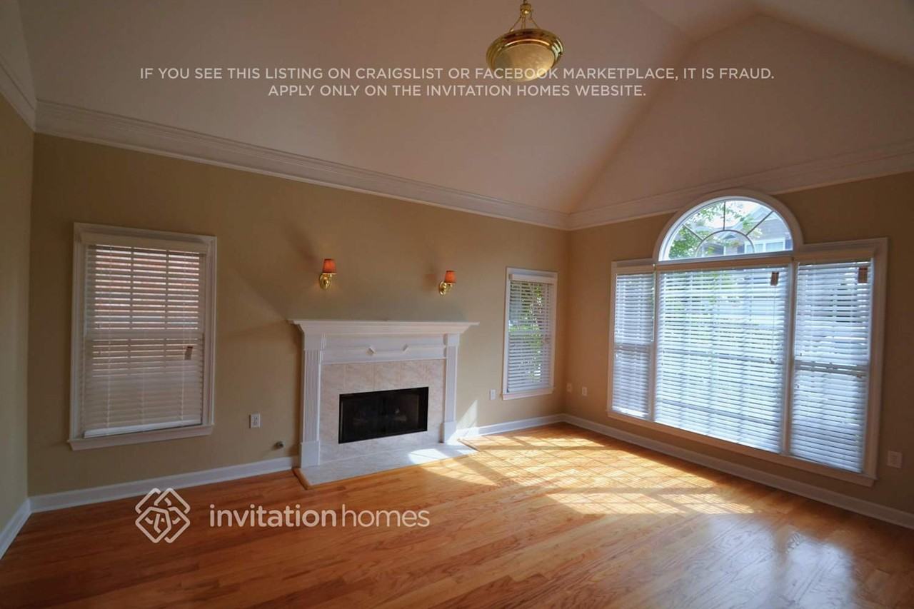 1920 Hickory Station Cir - Photo 2 of 18