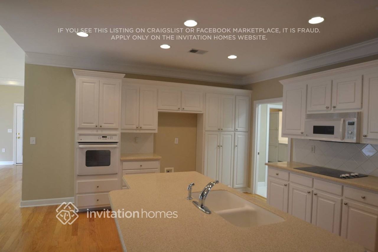 1920 Hickory Station Cir - Photo 4 of 18