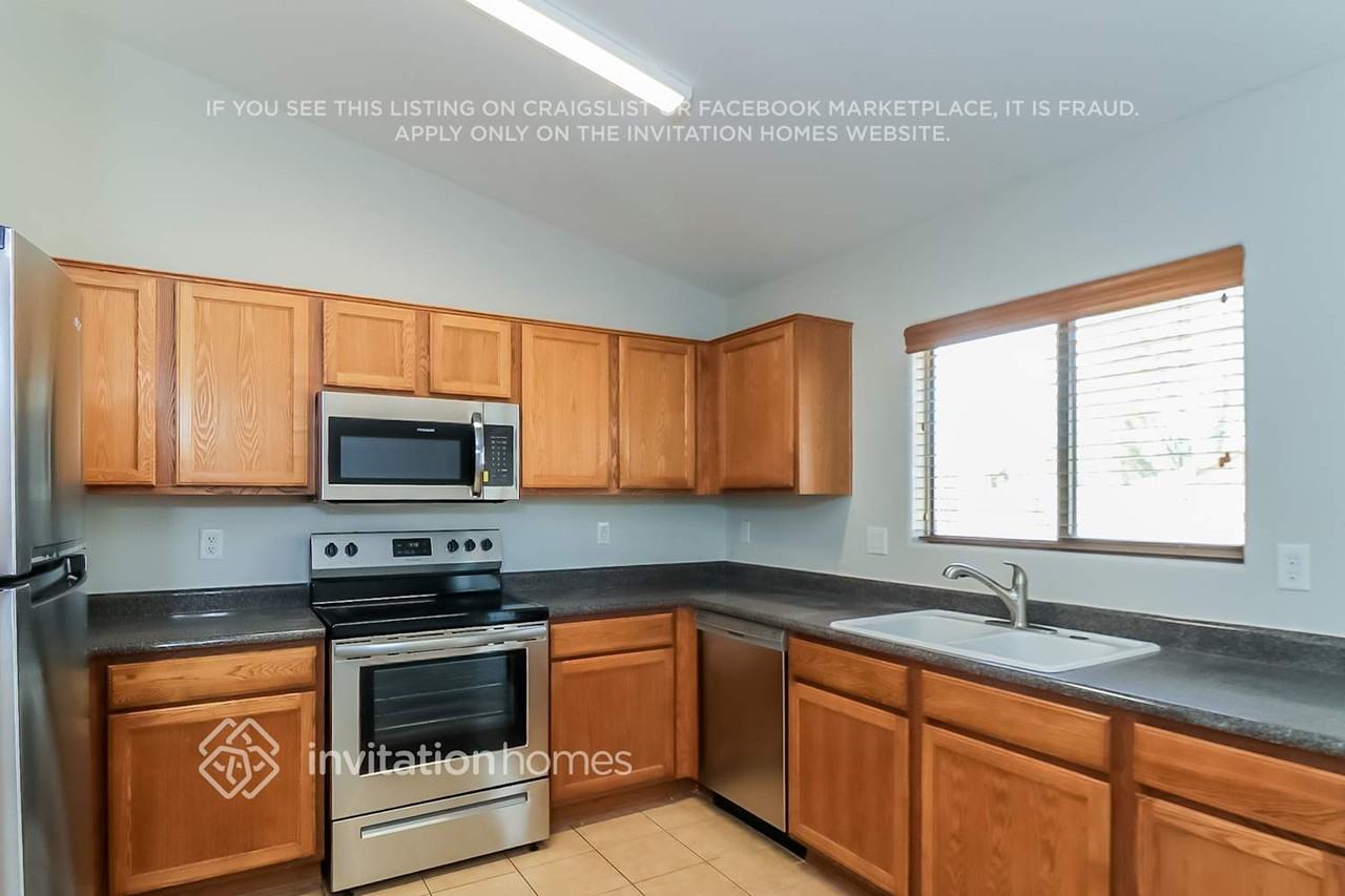 25756 W St Kateri Dr - Photo 4 of 12