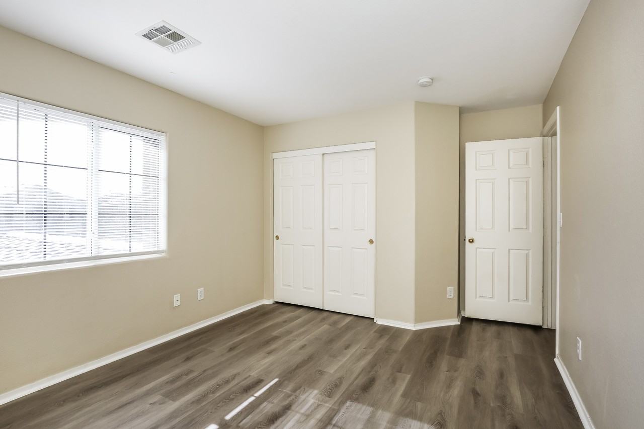 3776 Carisbrook Dr - Photo 5 of 12