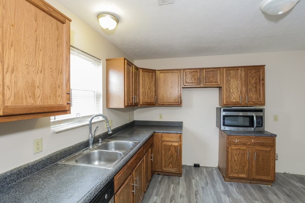 5141 Coloma Ct - Photo 5 of 15