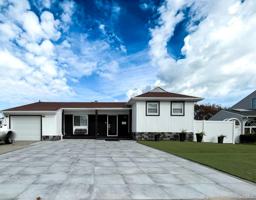 featured image of 1 Summer Ln