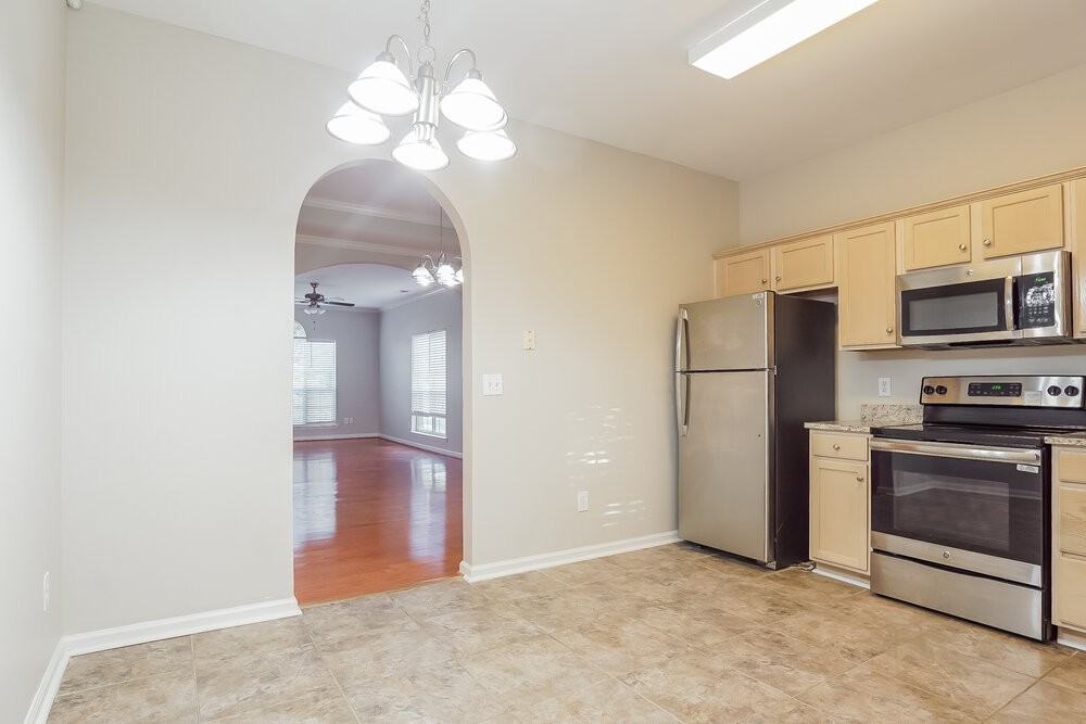 173 Saint Charles Dr - Photo 7 of 16