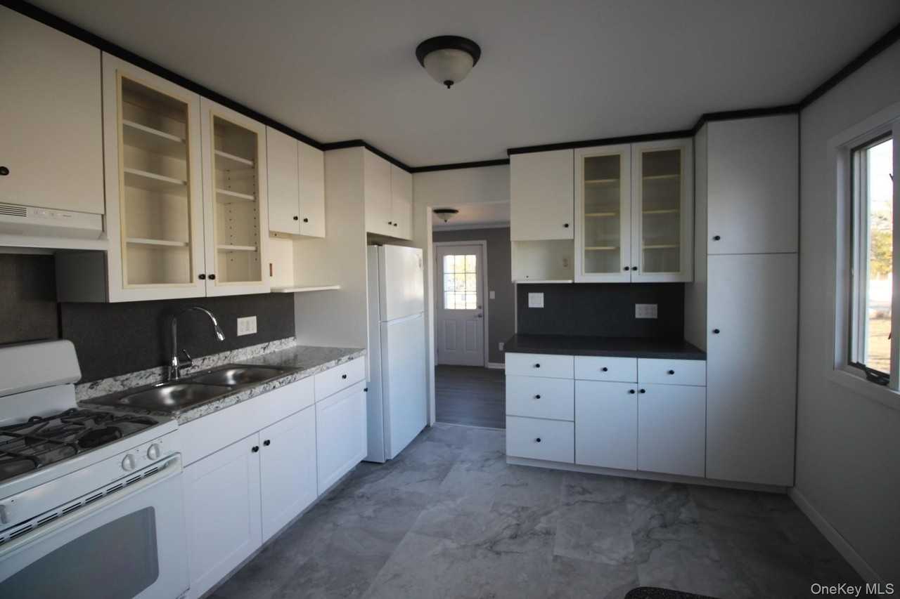 361 June Ave - Photo 3 of 9