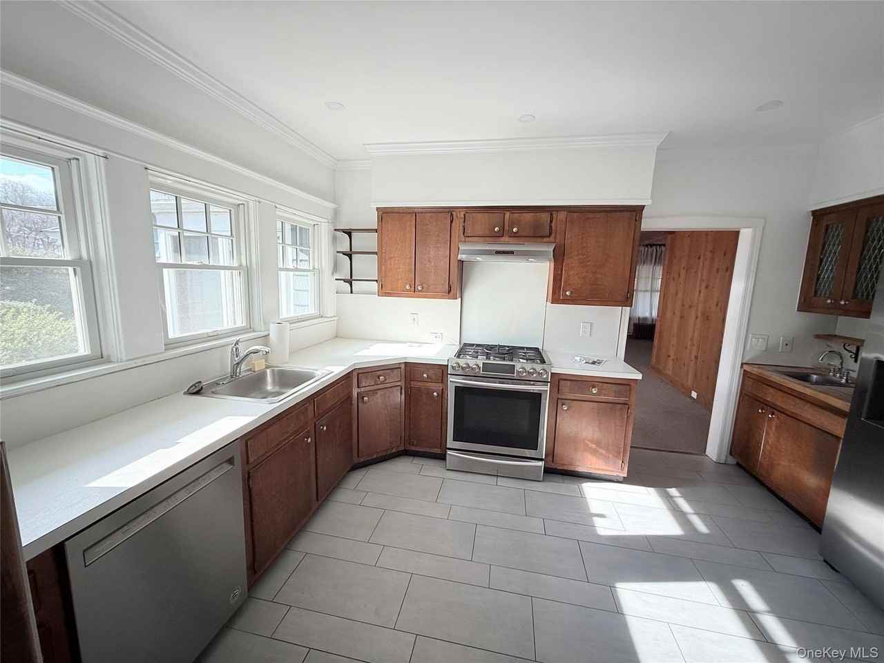 34 Maple Ave - Photo 6 of 29