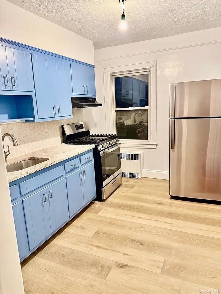 111 Piccadilly Dwns - Photo 3 of 20