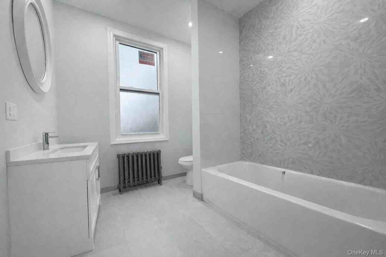 13826 Brookville Blvd Unit 2 #2 - Photo 4 of 6