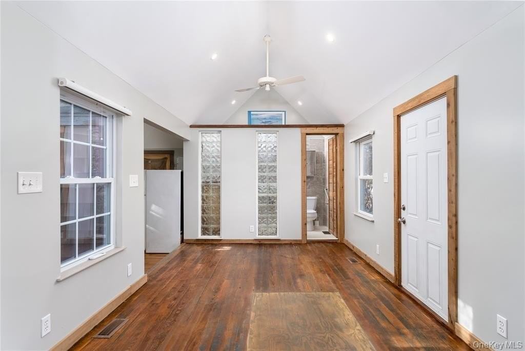 56 Foster Ave - Photo 5 of 12