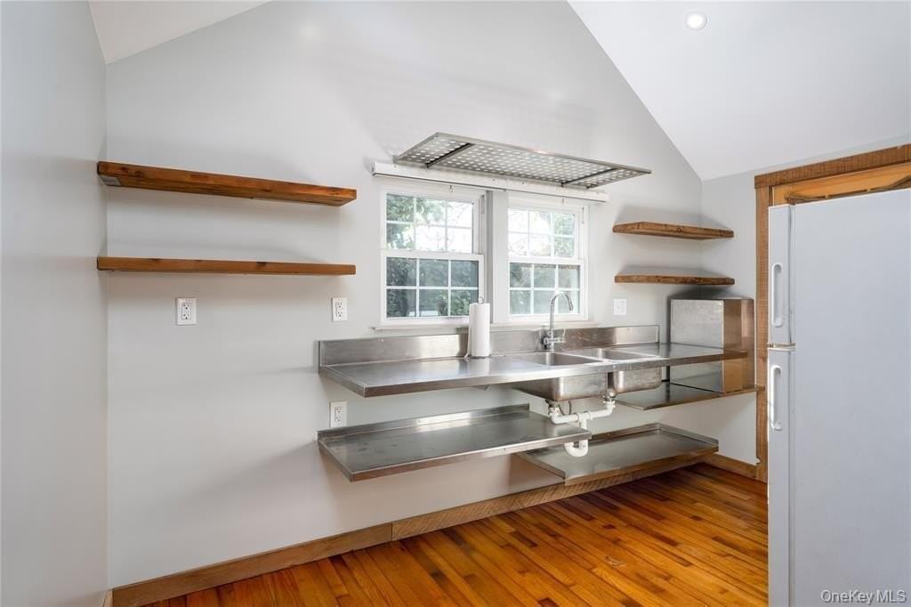 56 Foster Ave - Photo 7 of 12