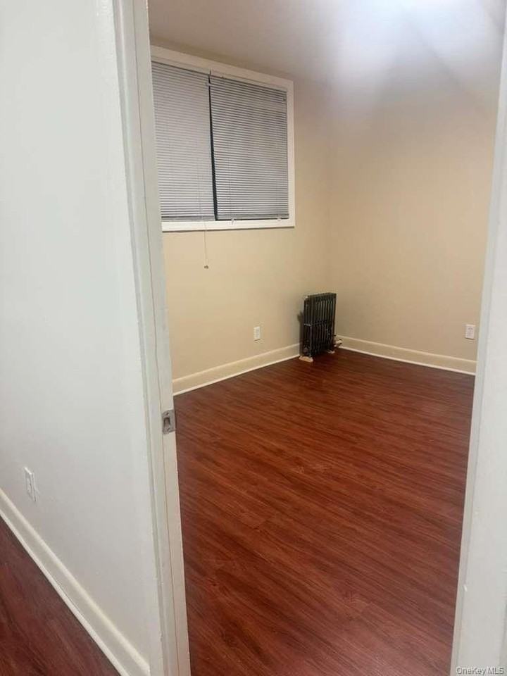 675 New Jersey Ave - Photo 3 of 9