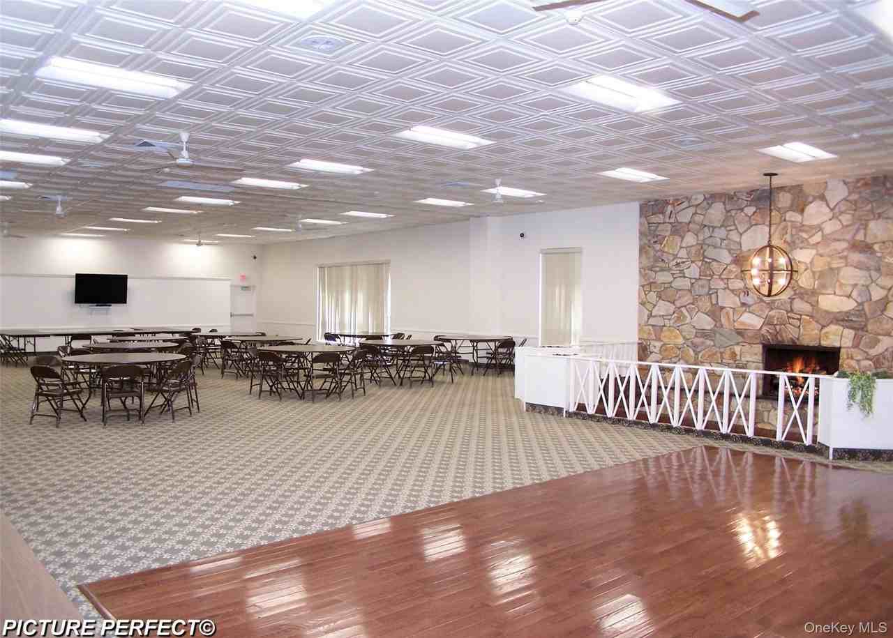 89 Artist Lake Dr - Photo 3 of 10