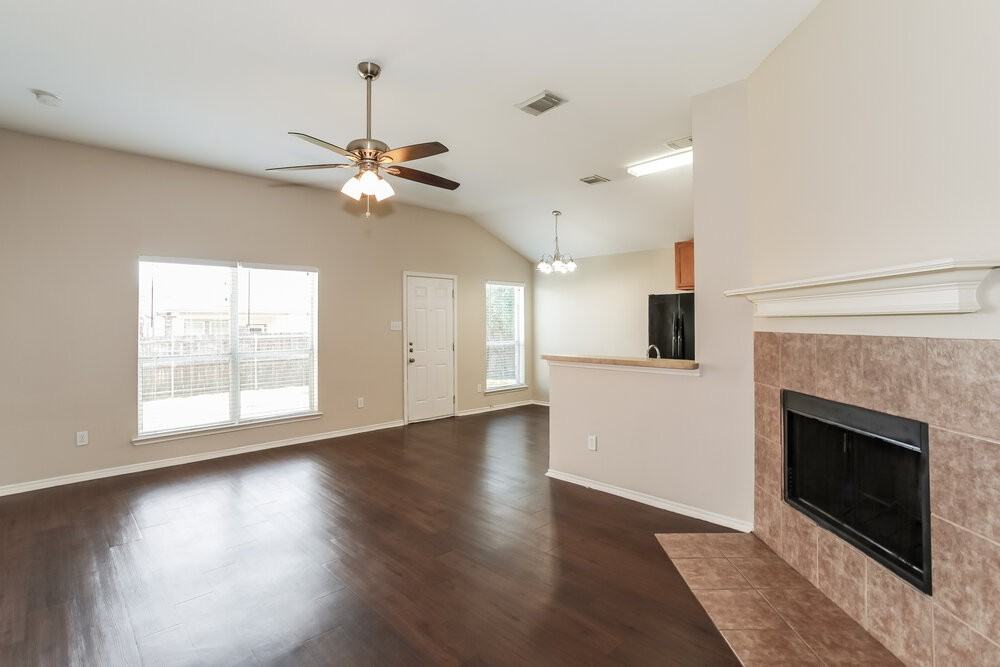 6552 Manitoba St - Photo 5 of 19