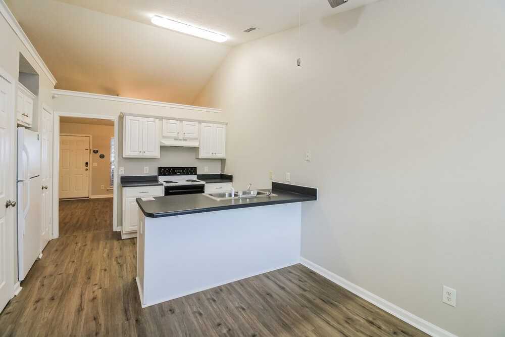 720 Dellwood Dr - Photo 6 of 19