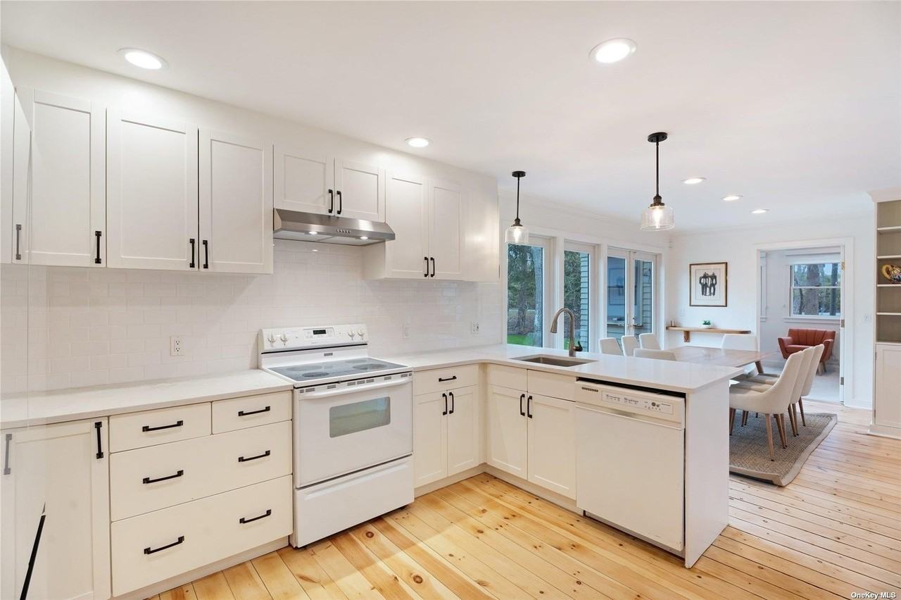 60 Aspatuck Rd - Photo 6 of 20