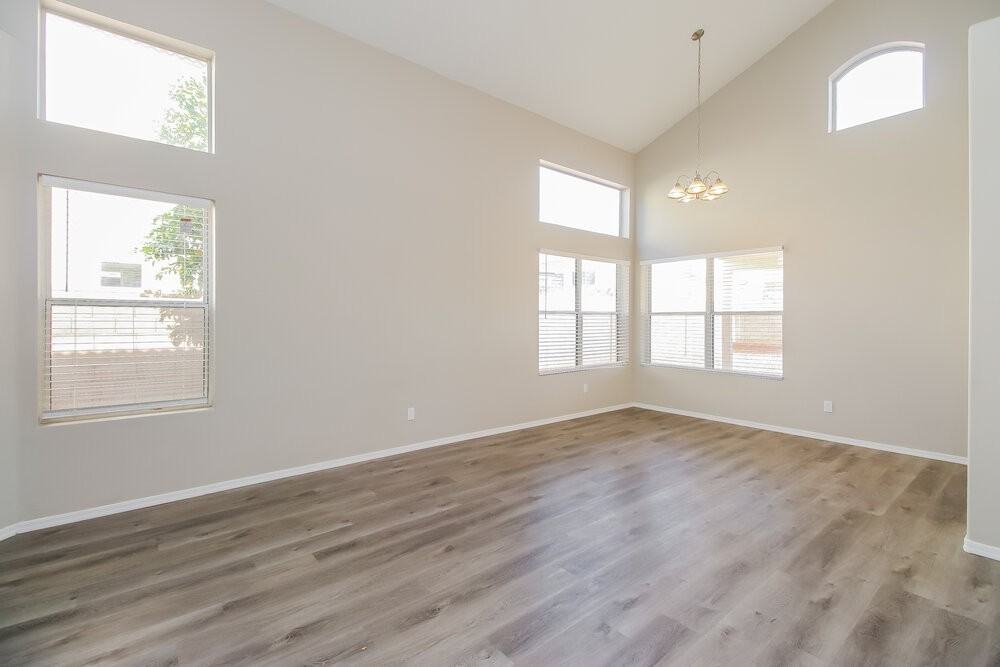 633 S Balboa - Photo 5 of 17