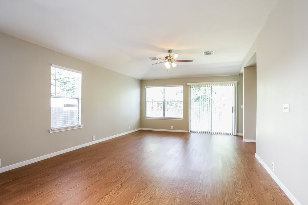 614 Cypresswood Trce - Photo 2 of 14