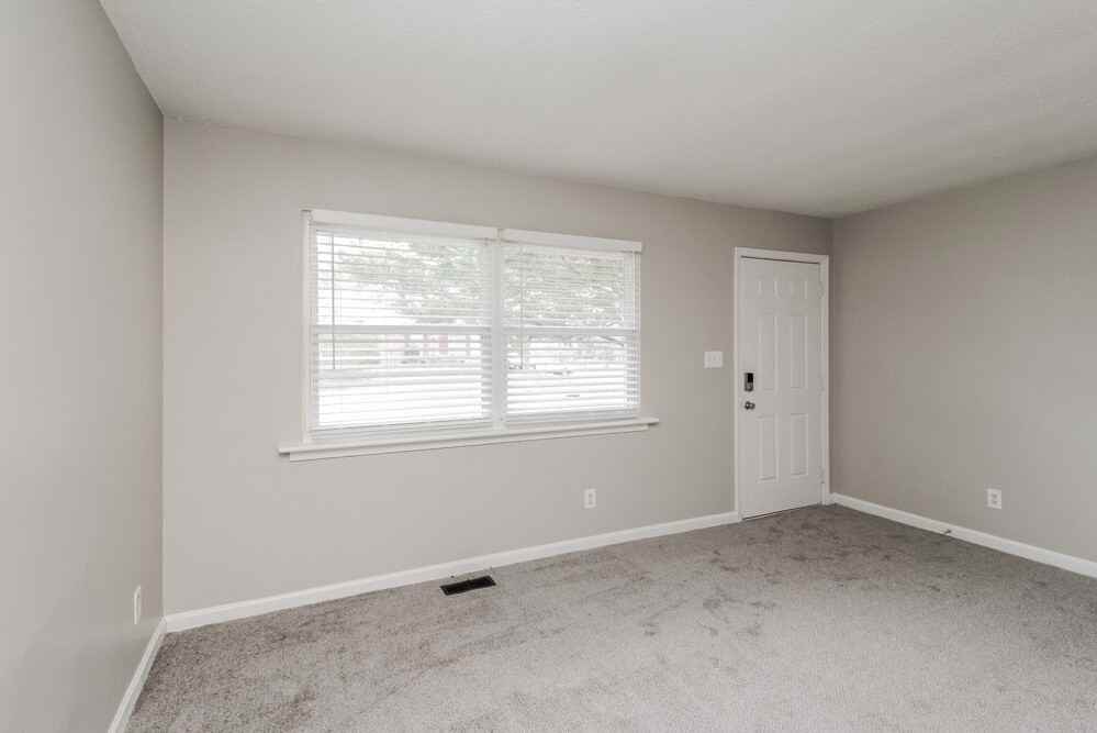 601 Kentbrook Dr - Photo 4 of 14