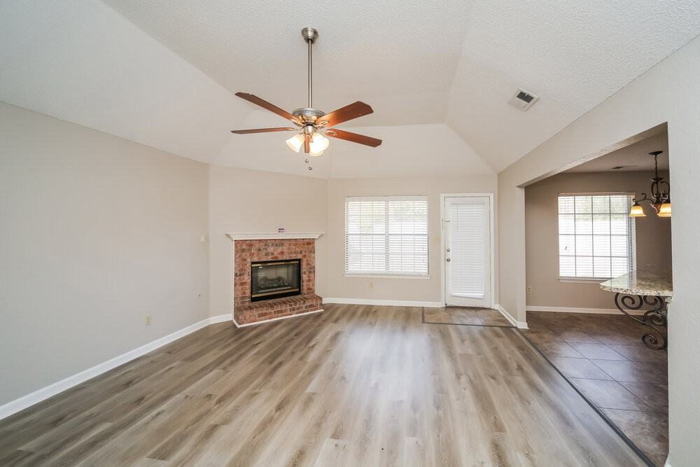 6954 Naples Dr - Photo 3 of 16