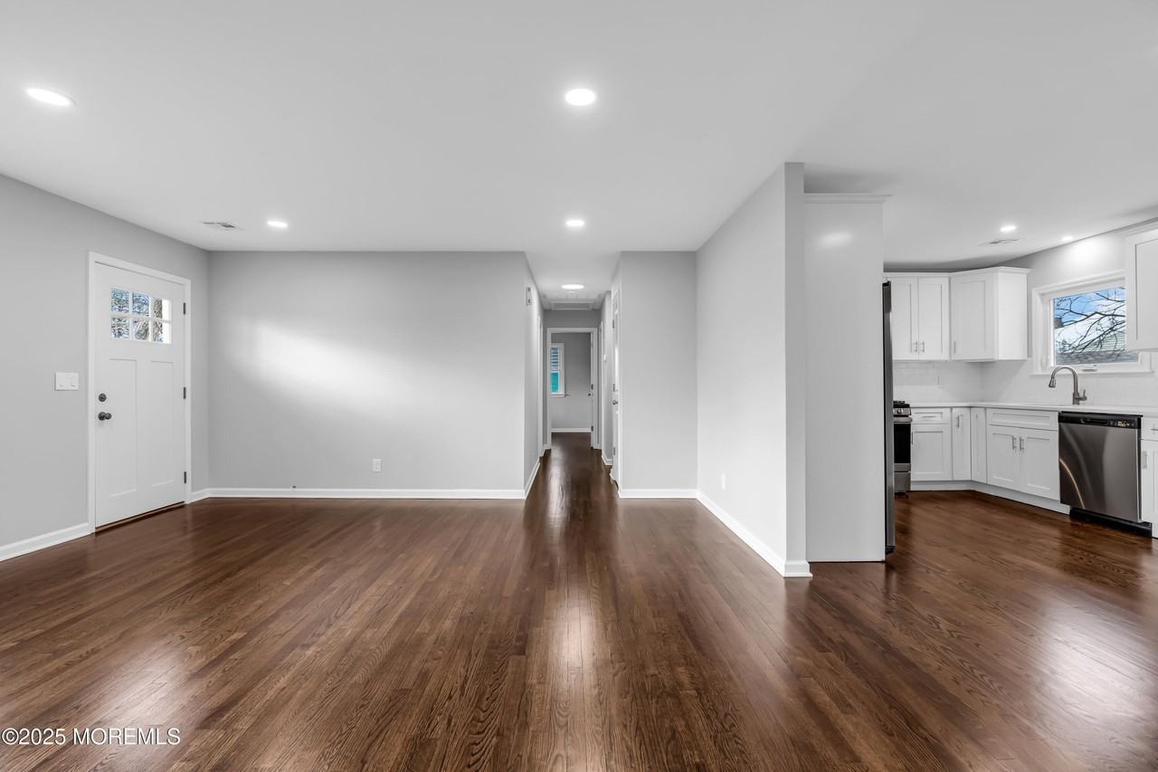 1230 Dove St - Photo 5 of 50