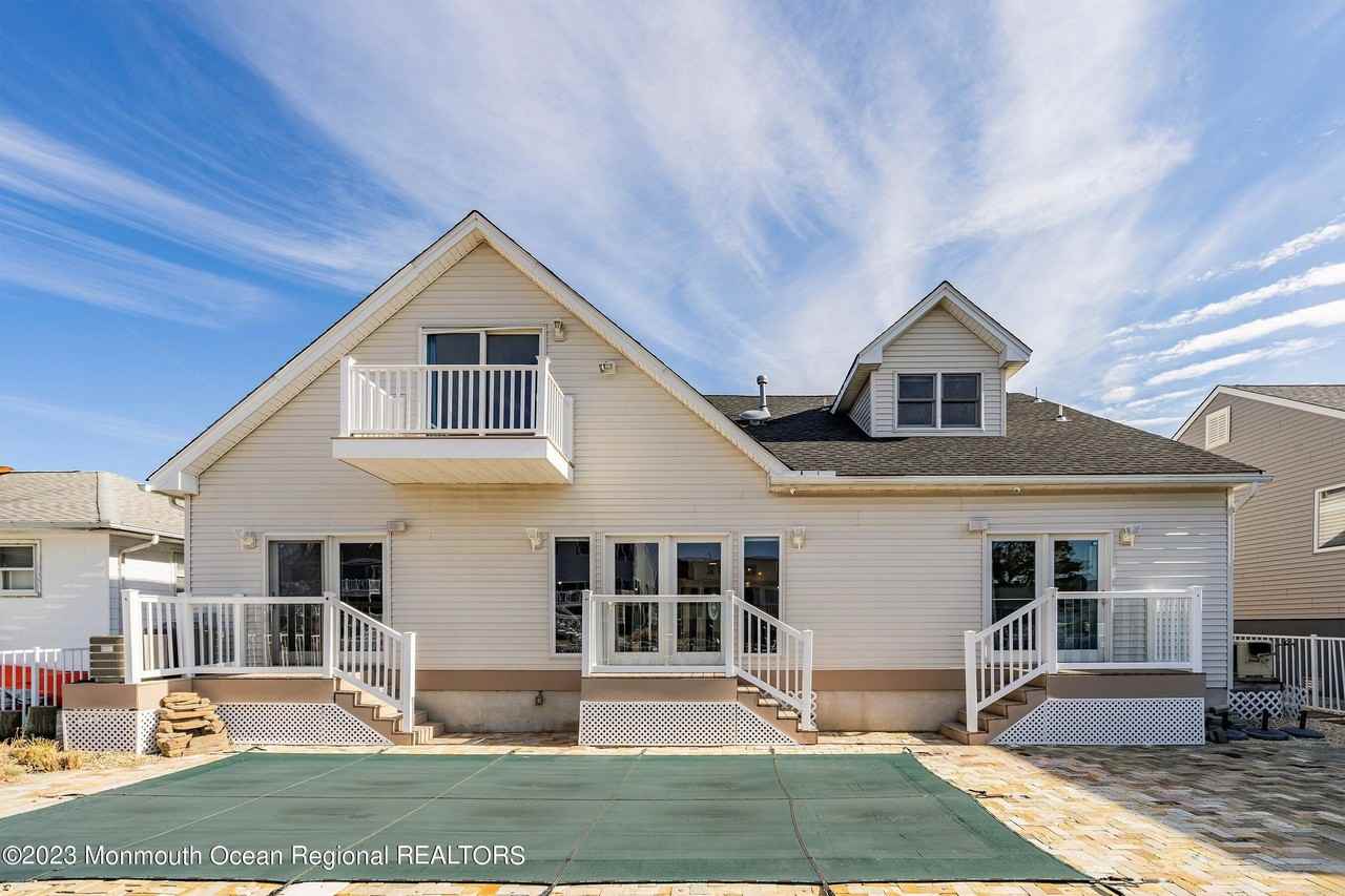 18 Halsey Dr - Photo 7 of 44