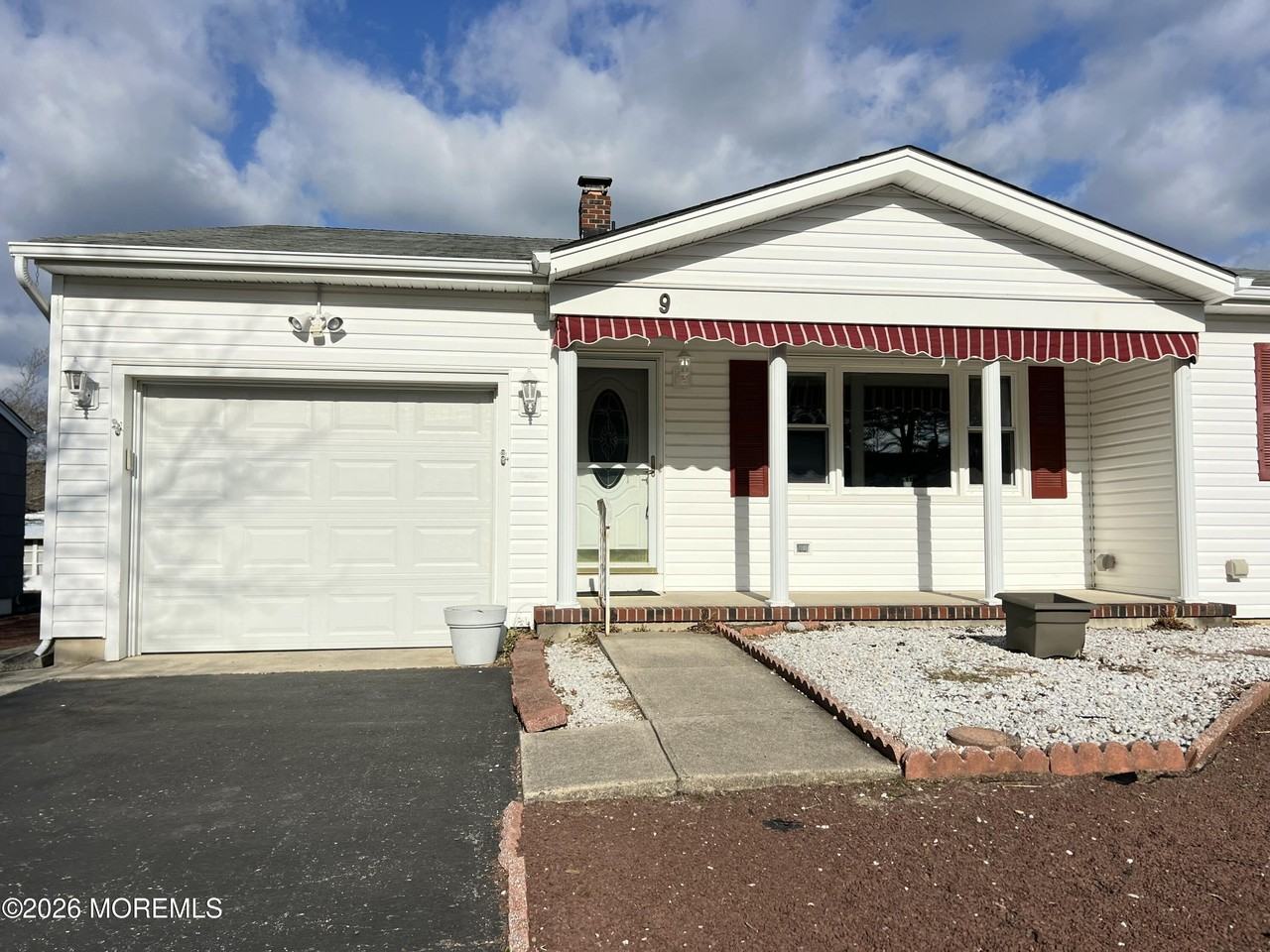 9 Westport Dr - Photo 4 of 47