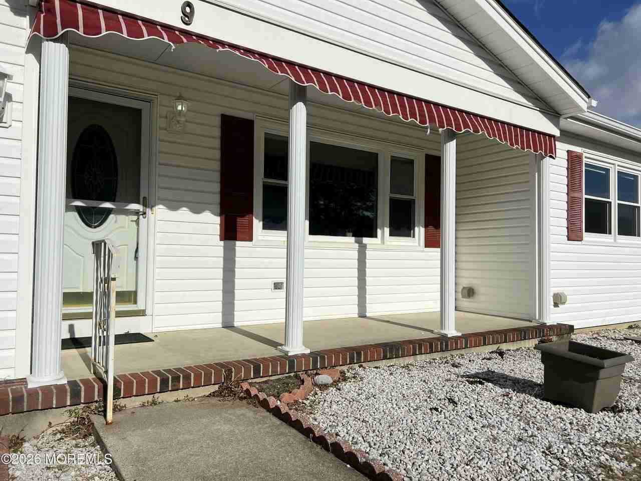 9 Westport Dr - Photo 5 of 47