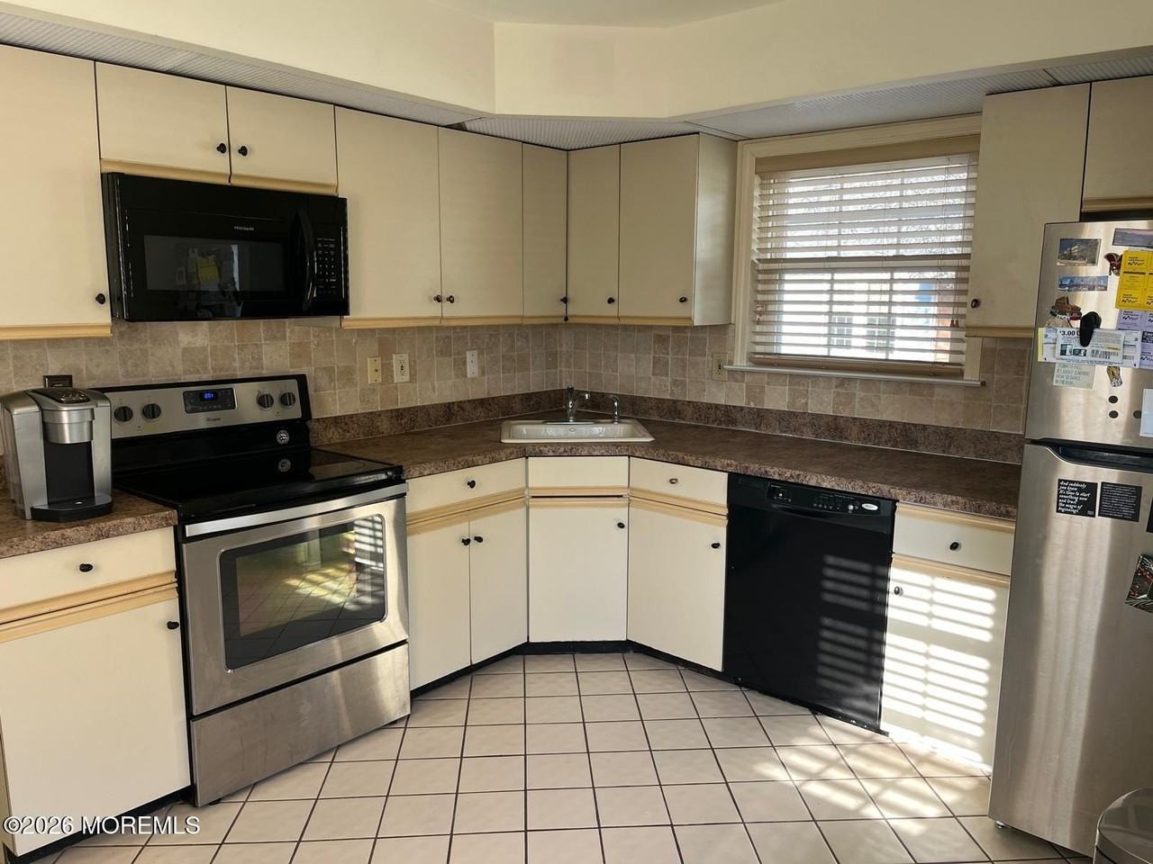 27C Benjamin Franklin Dr - Photo 5 of 18