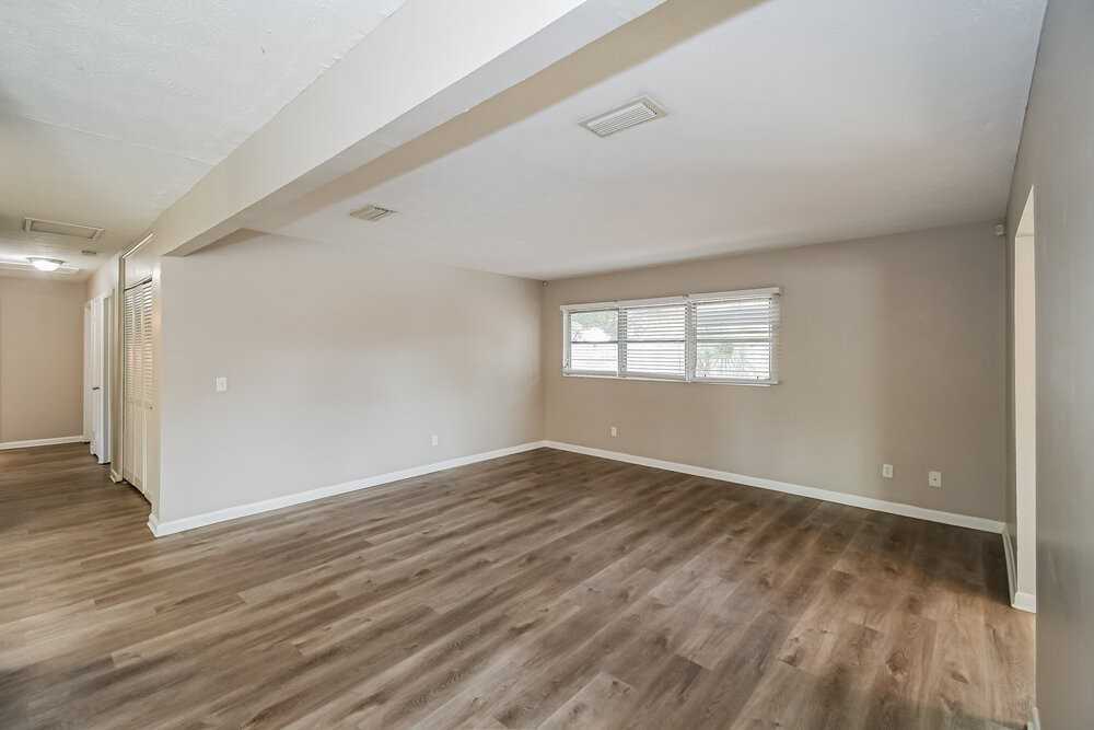 5942 Jaguar Dr W - Photo 3 of 16