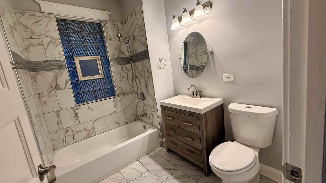 6938 S Green St Unit 1 #1 - Photo 4 of 11