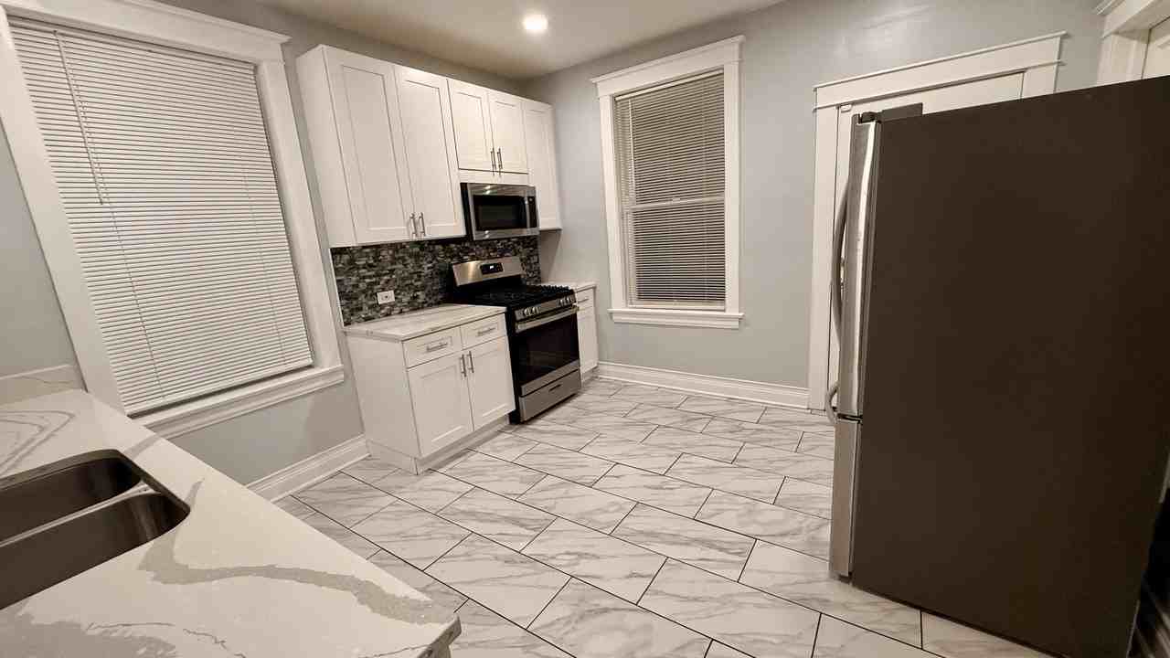 6938 S Green St Unit 1 #1 - Photo 5 of 11