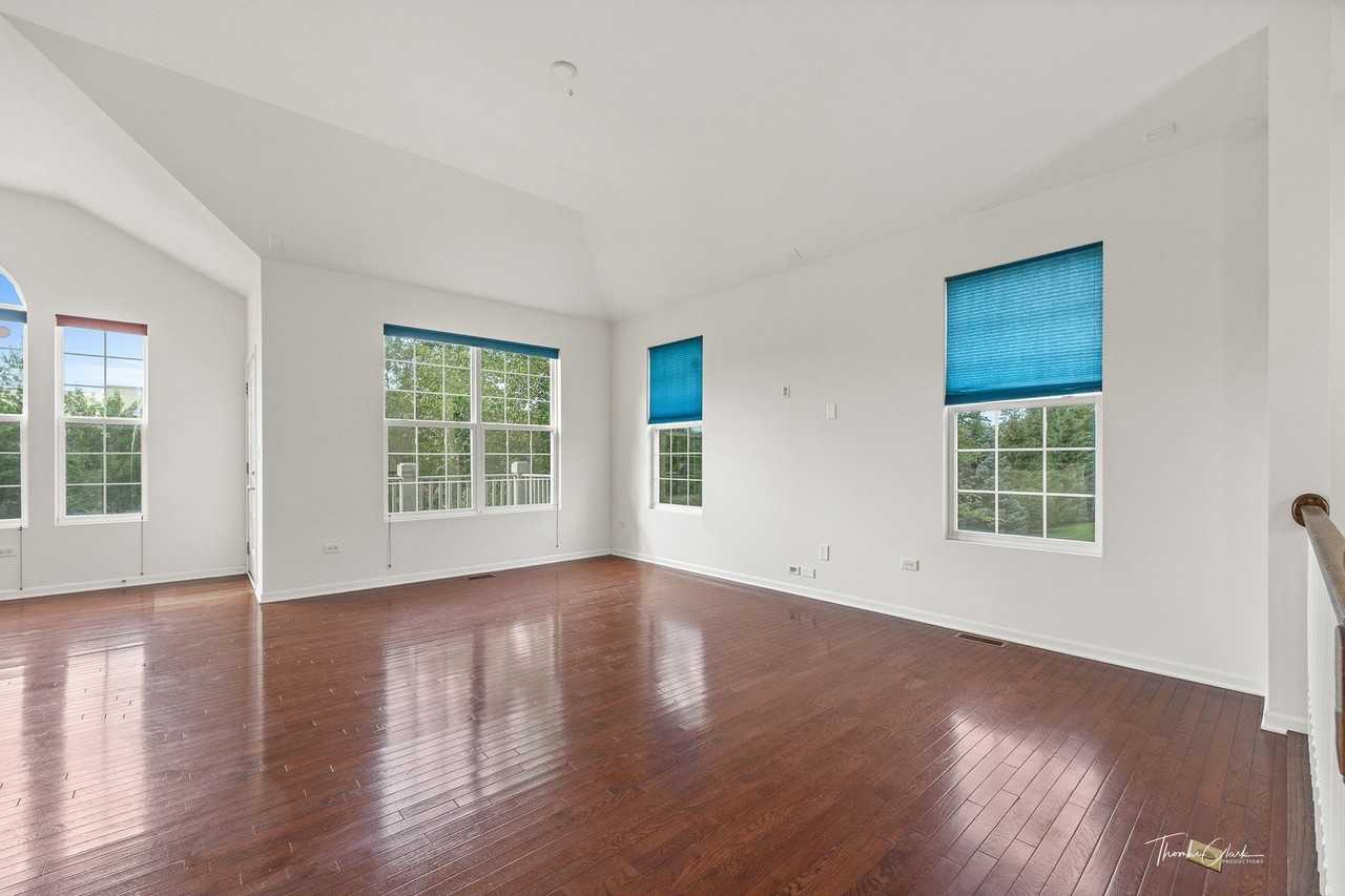 2528 Dunraven Ave - Photo 4 of 26