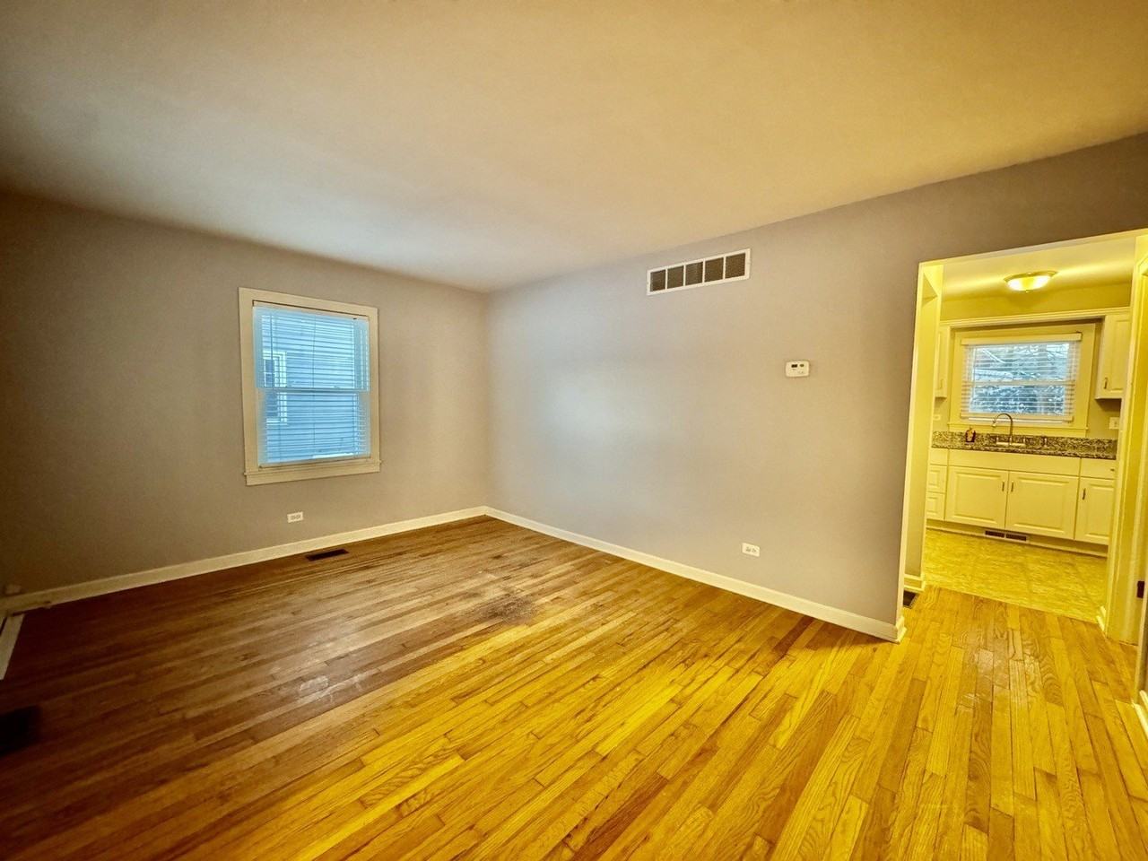 28W471 Batavia Rd - Photo 3 of 17