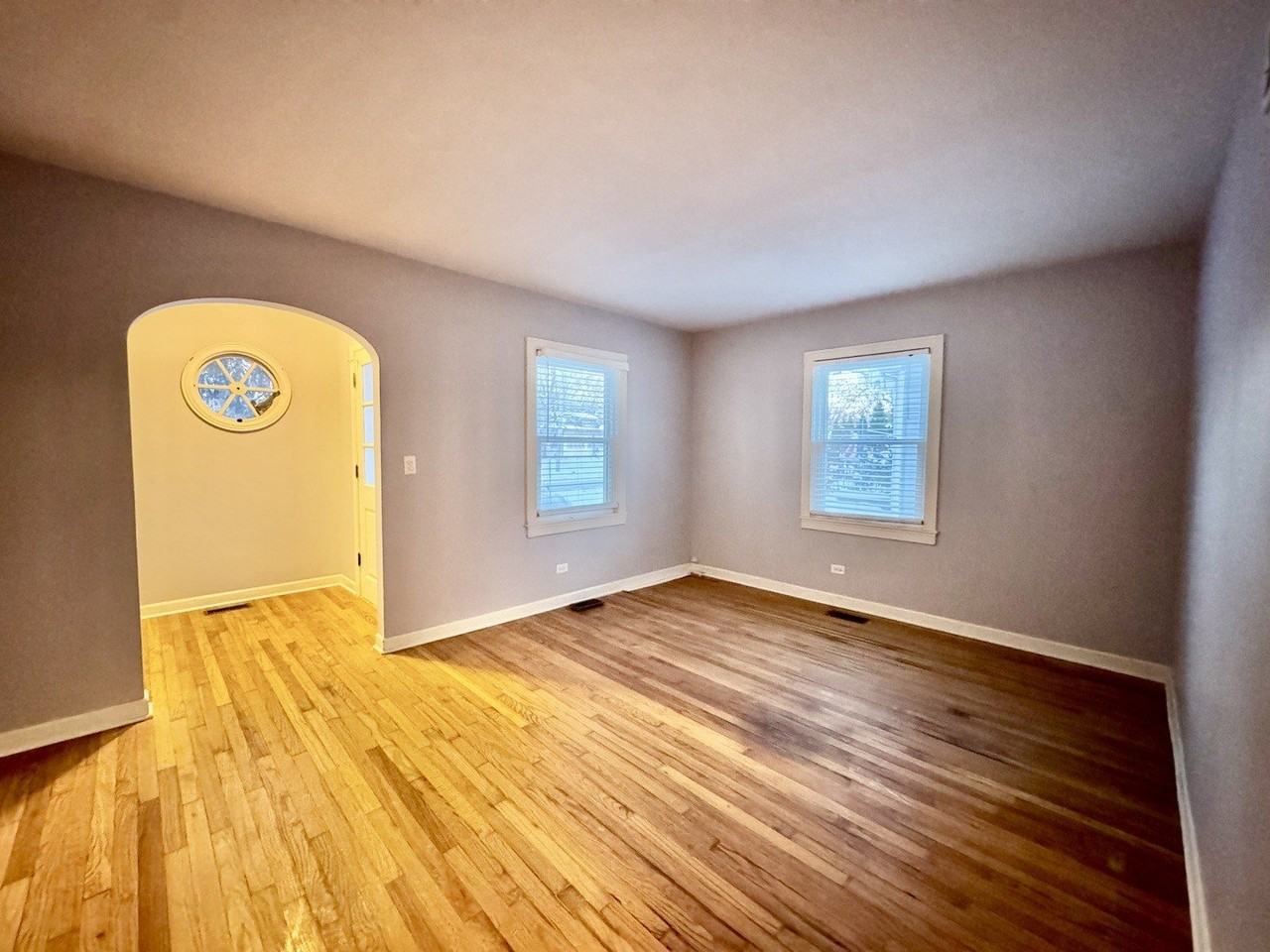 28W471 Batavia Rd - Photo 4 of 17