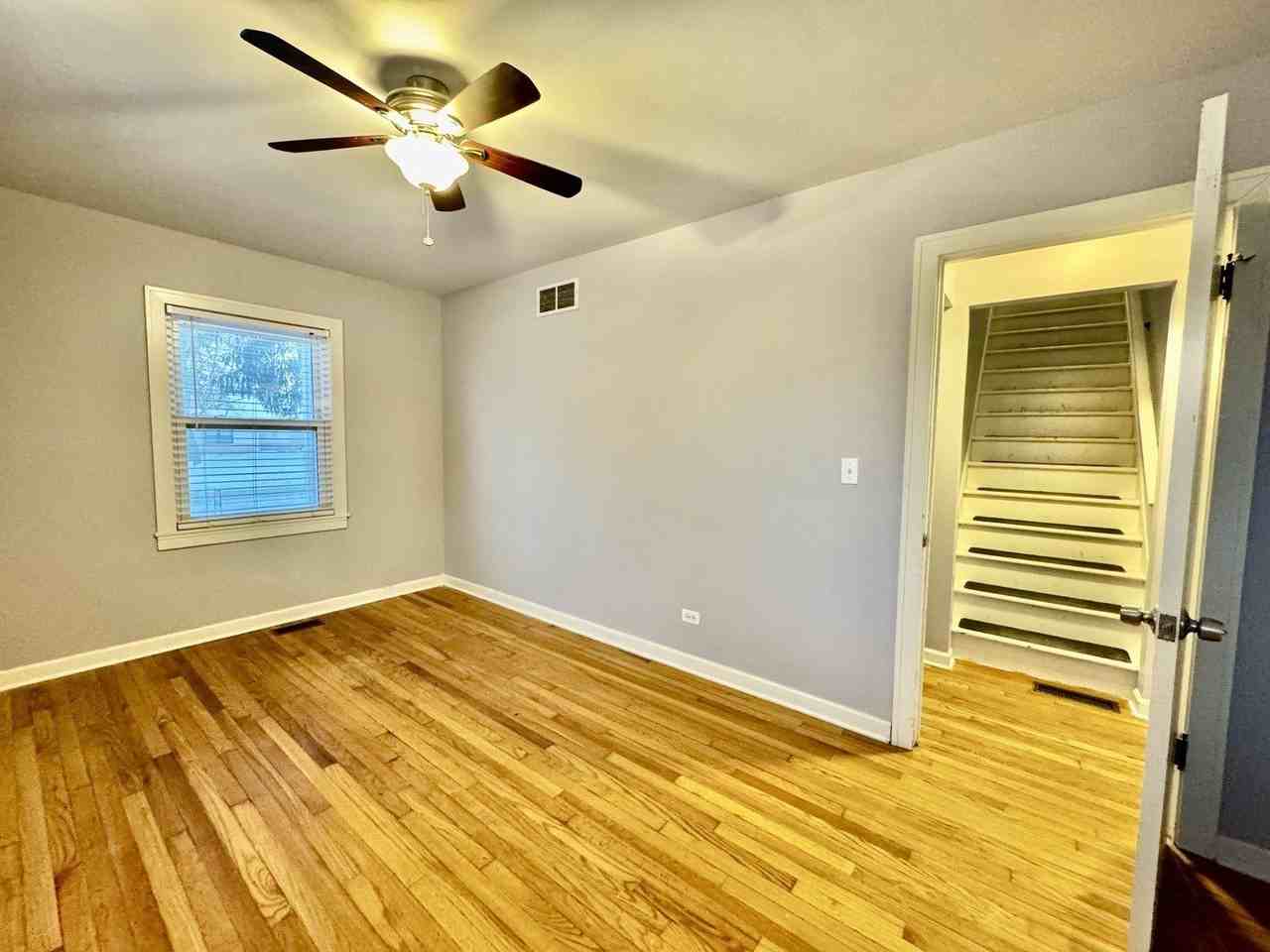 28W471 Batavia Rd - Photo 6 of 17