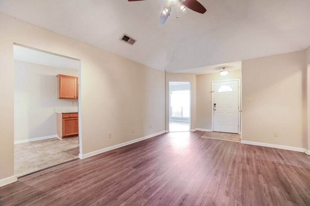 6481 Shadow Cross Ln - Photo 3 of 19